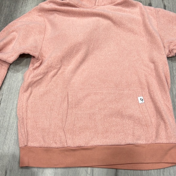 Feat set in Xl cayenne hoodie and short - Picture 5 of 8